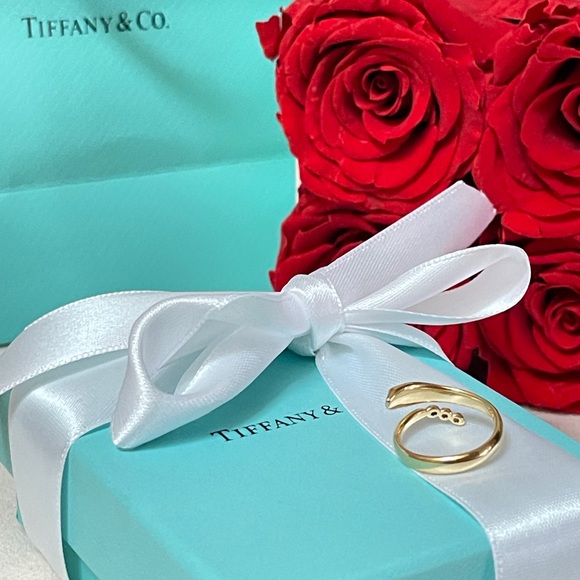 Tiffany & Co. Elsa Peretti Snake Ring in Yellow Gold with Diamonds sz 4.5 $4,100 - Picture 13 of 17